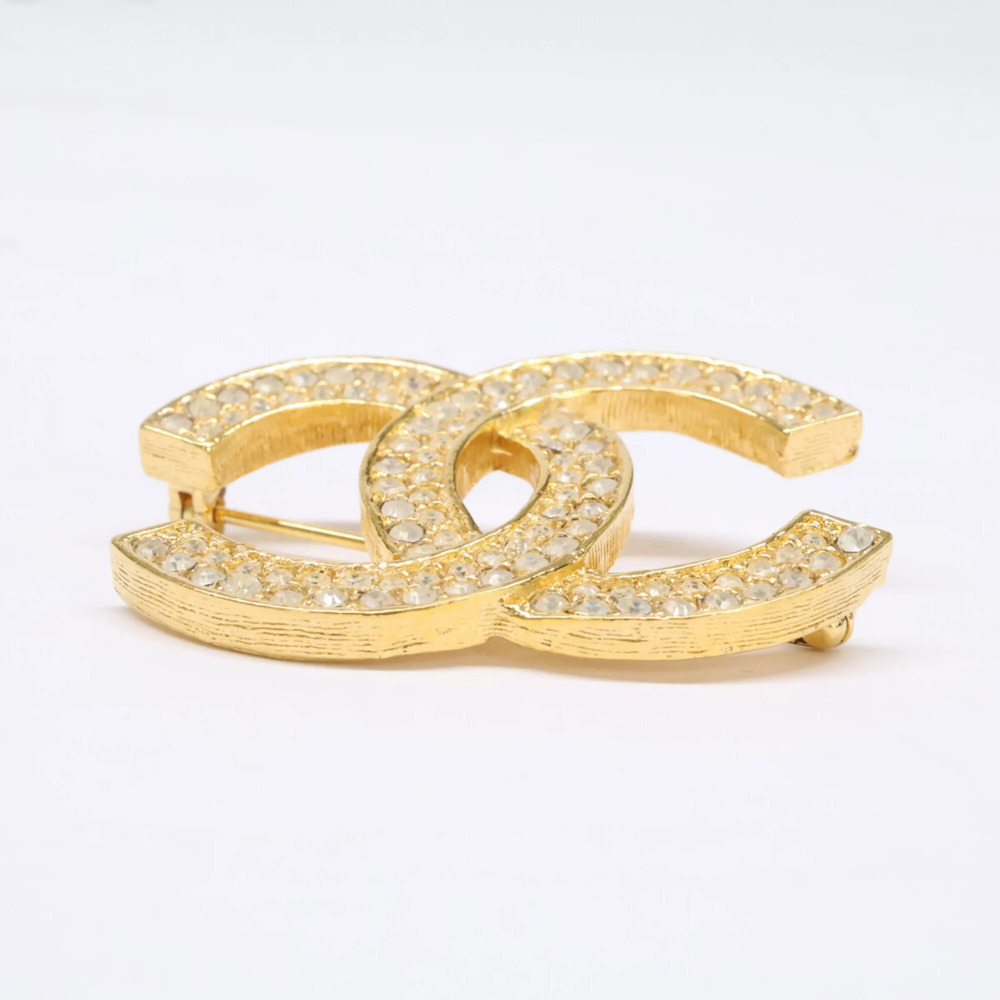 CHANEL Vintage Gold Logo Brooch - Picture 3 of 9